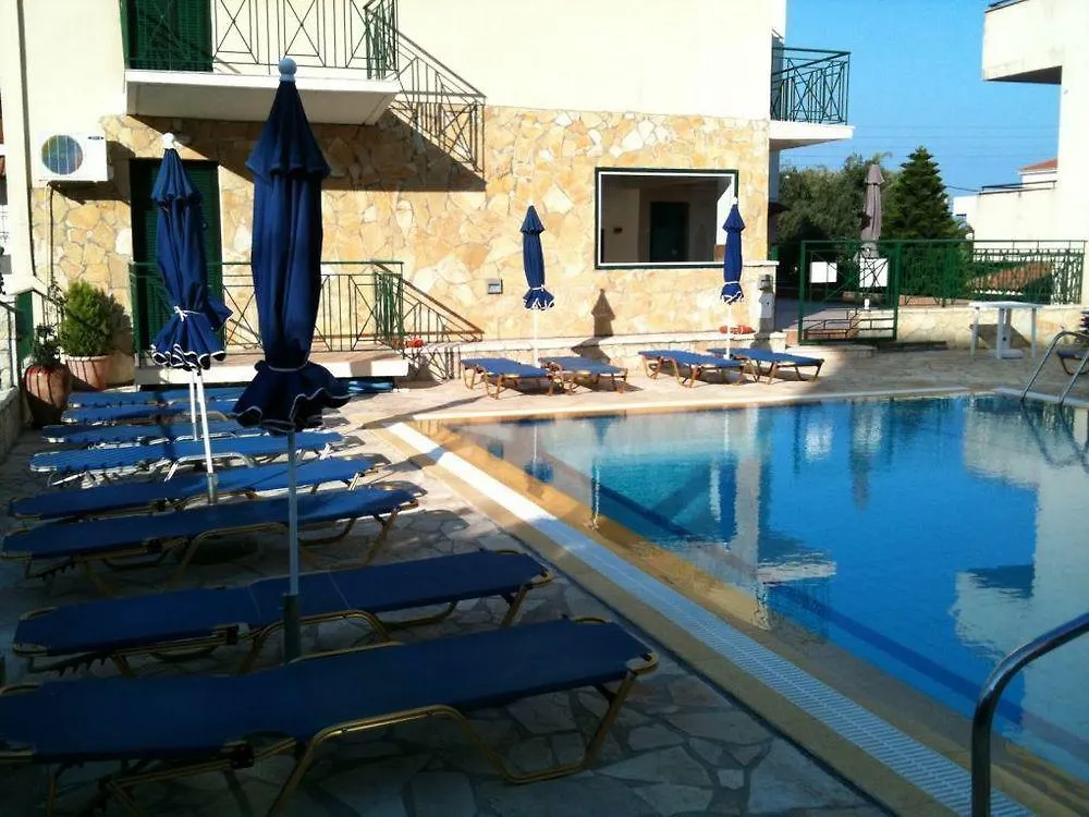 Petros Studios Poros  2*, Poros (Kefalonia) Griekenland