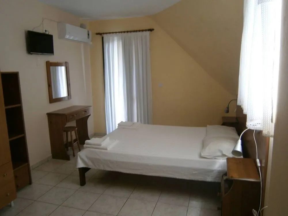 Petros Studios Poros  2*, Poros (Kefalonia)