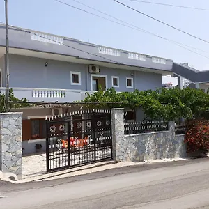 Aparthotel Reshat Caca Ksamil